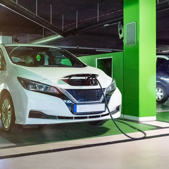 面向汽车和电气化交通解决方案的EcoStruxure™