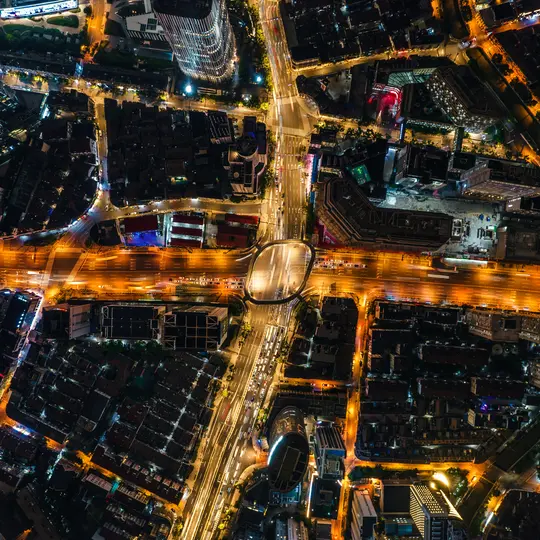 现代城市夜晚鸟瞰图